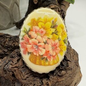 Vintage transferware brooch with pink & yellow flowers in basket, EUC.